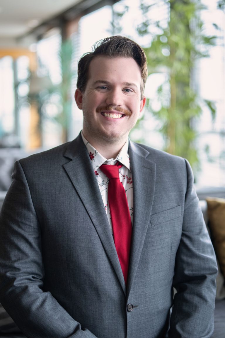 Portrait corporate d'un collaborateur d'entreprise lors d'un événement international